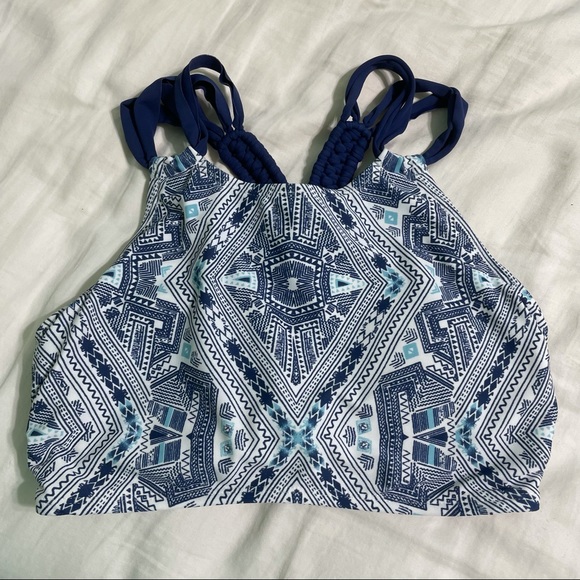 ‼️XHILIRATION HALTER BIKINI TOP - Picture 1 of 10